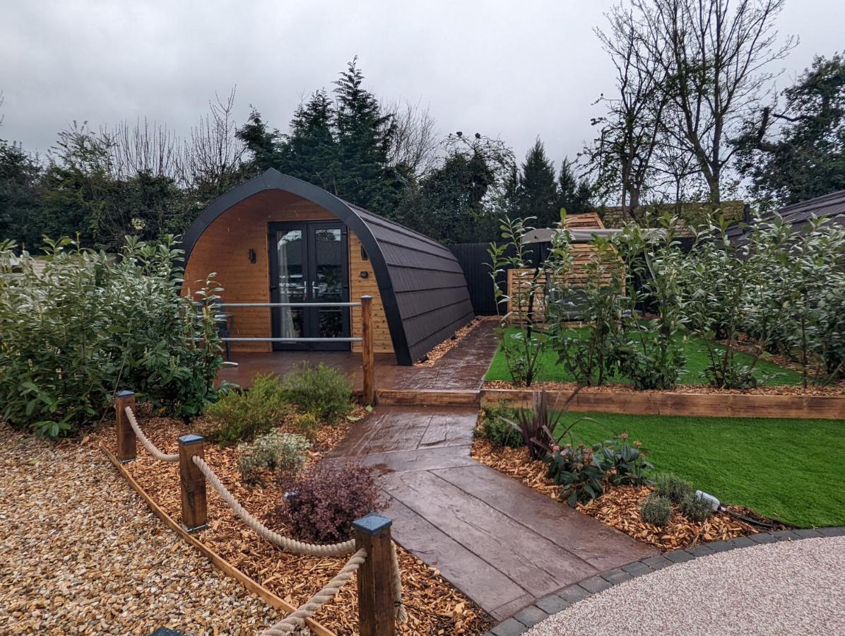 Peacock Lake Glamping Villa Nottingham Exterior photo